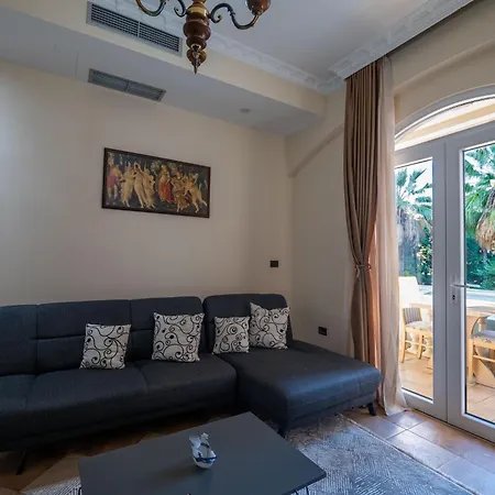 Olimpic Отель Тирана